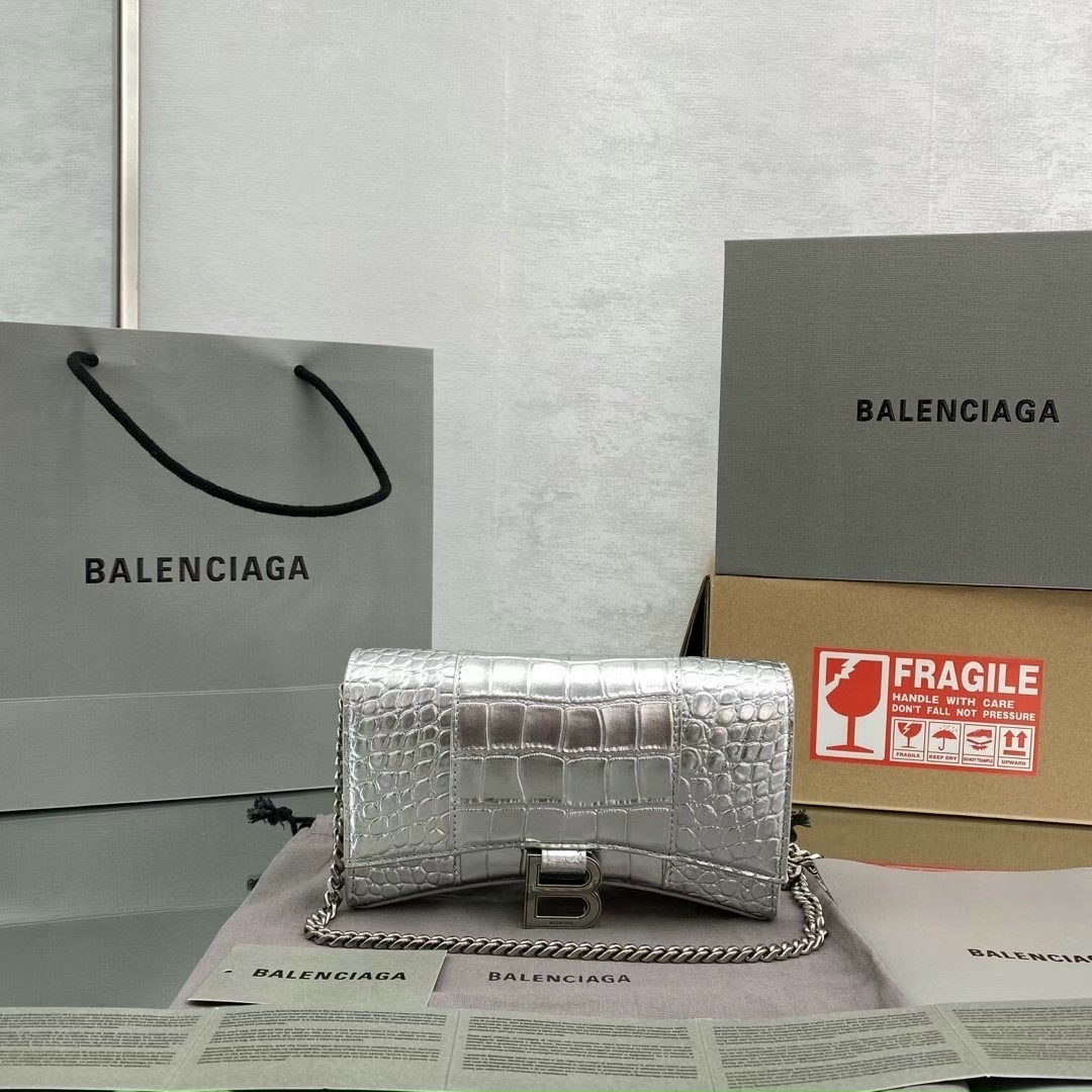 Balenciaga Womens Black Leather Triangle Crossbody Bag For Sale at 1stDibs